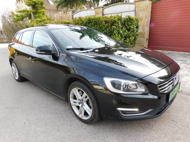 Volvo V60 2.4 D [D6] Phev AWD Summum Geartronic...